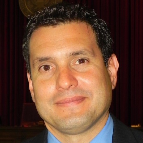 Sixto Salas headshot