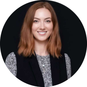 Danielle Headshot